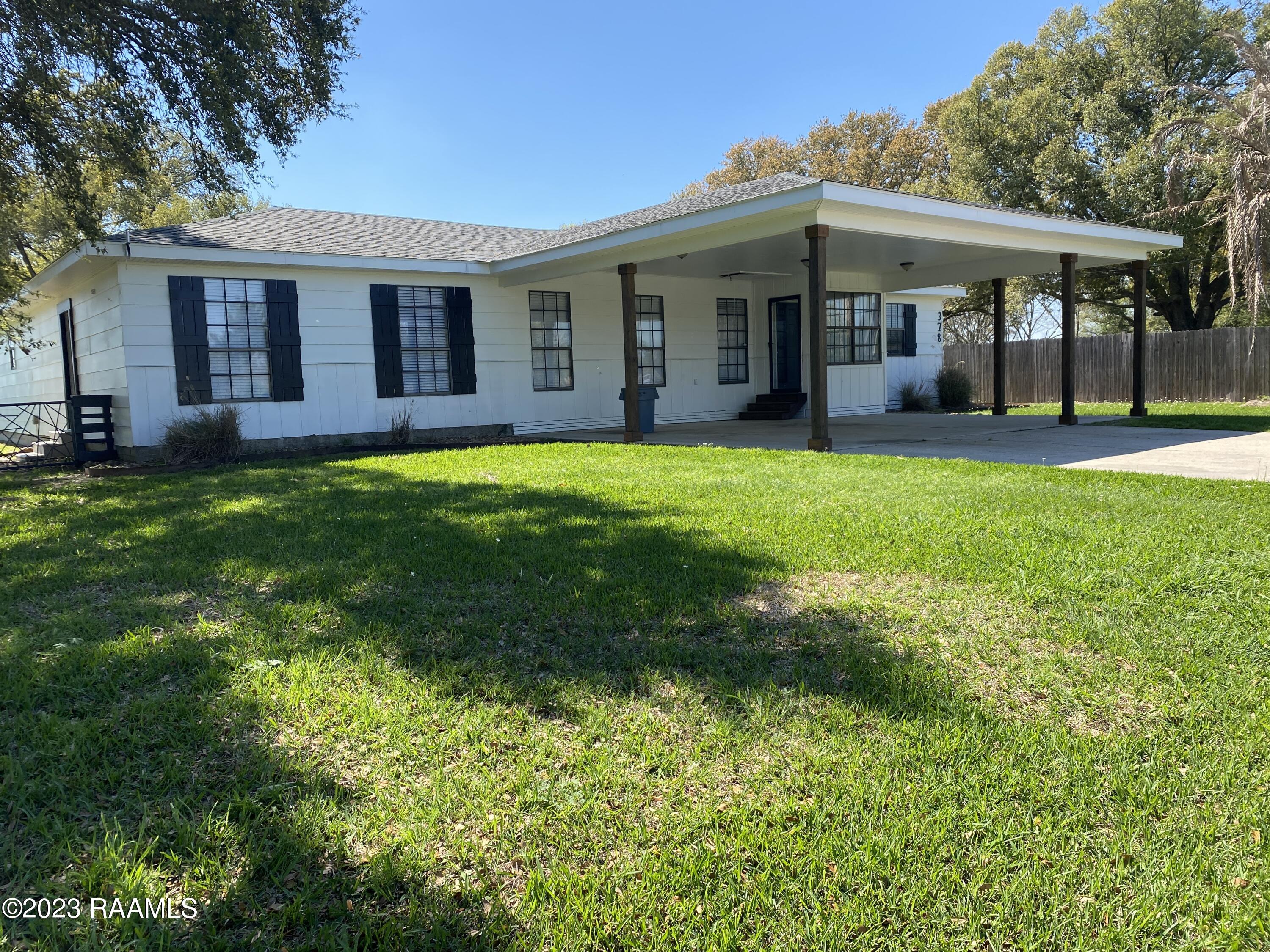 378 Credeur Road Sunset, LA 70584 - Photo 4 of 31 Front side