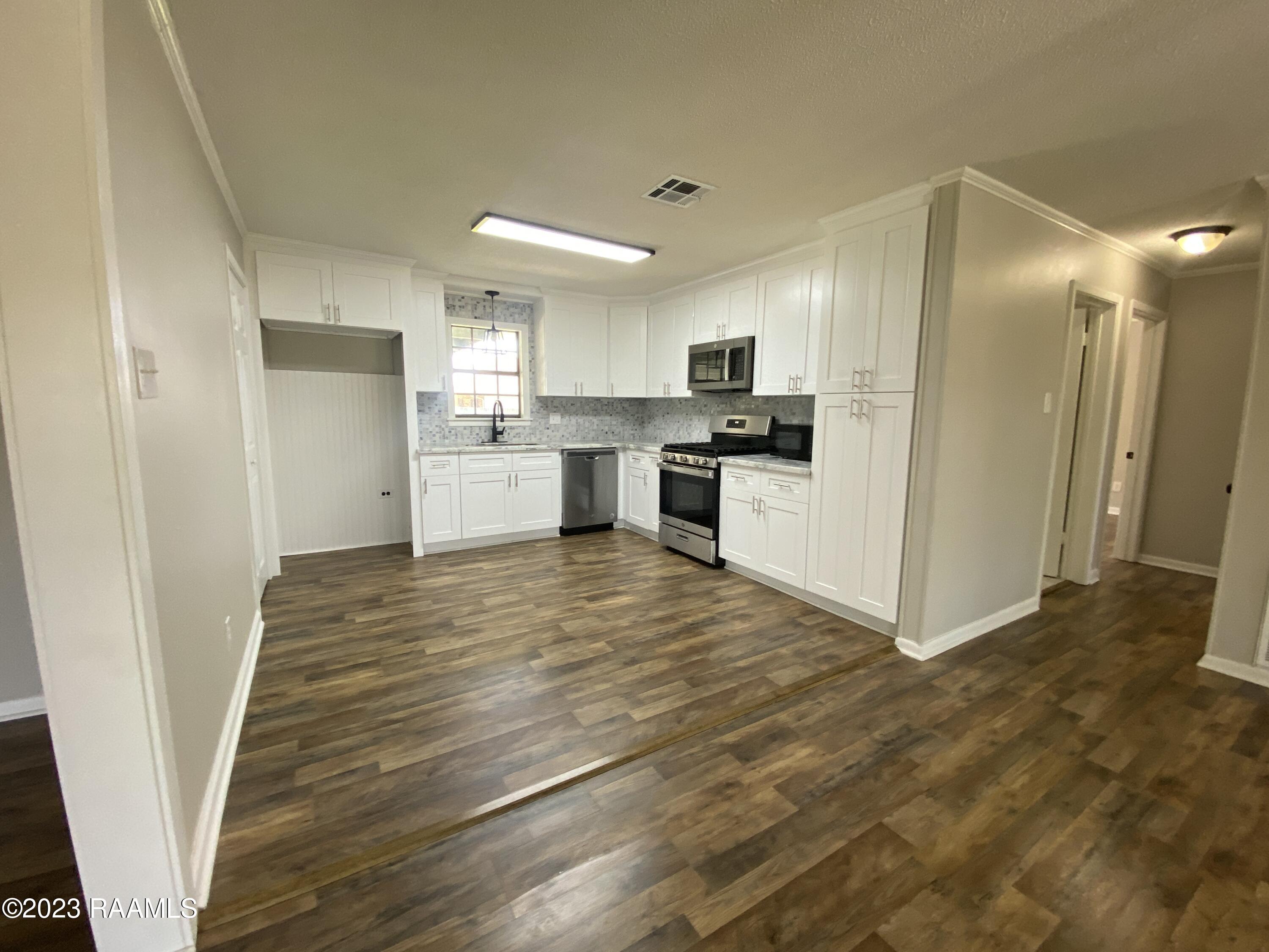 378 Credeur Road Sunset, LA 70584 - Photo 8 of 31 Kitchen