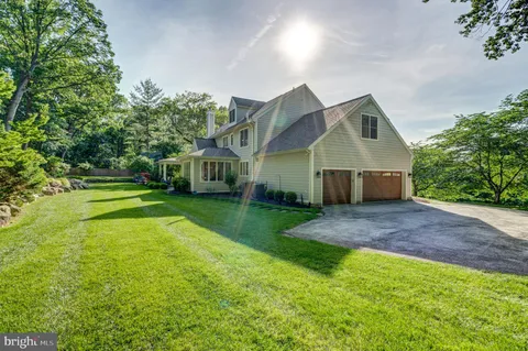 $2,250,000 | 640 Narcisi Lane, Wayne, PA 19087