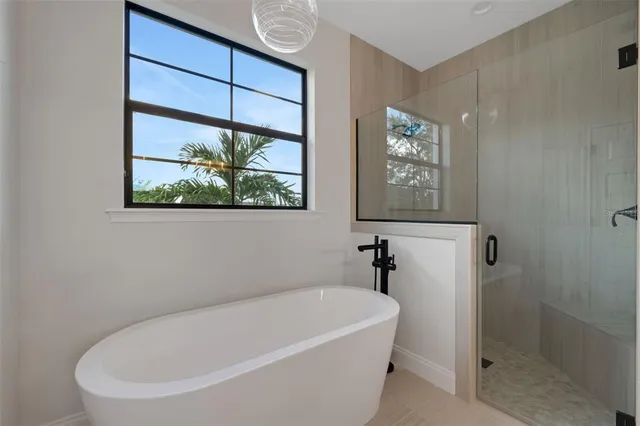 $829,900 | 5351 Clubhouse Hills Lane, Lakeland, FL 33812