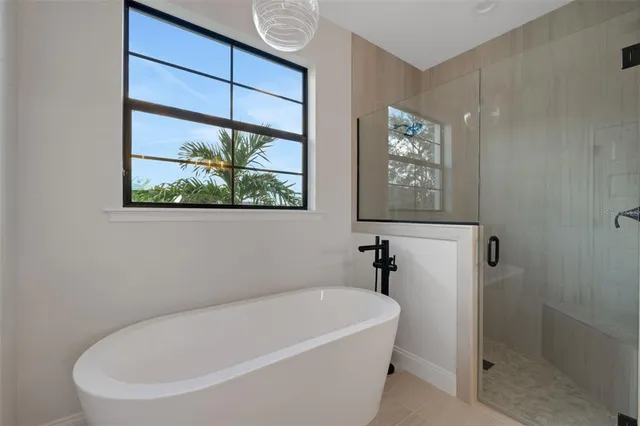 $829,900 | 5351 Clubhouse Hills Lane, Lakeland, FL 33812