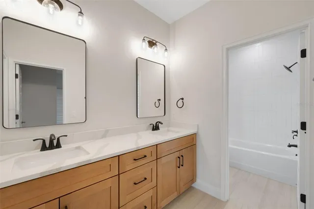 $829,900 | 5351 Clubhouse Hills Lane, Lakeland, FL 33812