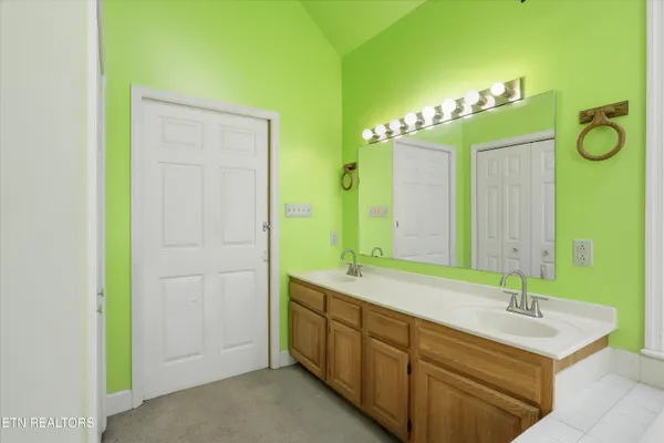$645,000 | 118 West Melbourne Road, Oak Ridge, TN 37830