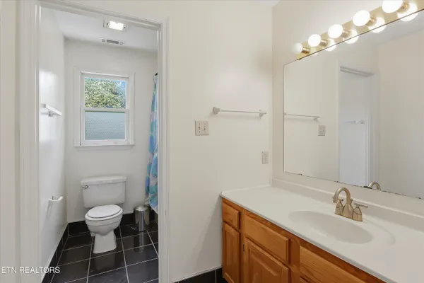 $645,000 | 118 West Melbourne Road, Oak Ridge, TN 37830