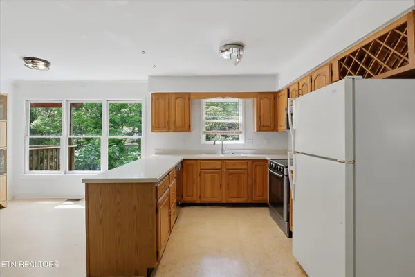 $645,000 | 118 West Melbourne Road, Oak Ridge, TN 37830