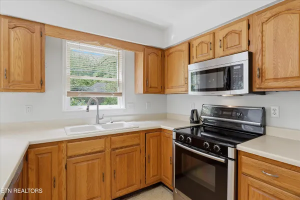 $645,000 | 118 West Melbourne Road, Oak Ridge, TN 37830