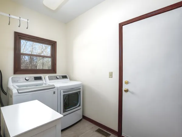 $715,000 | 1351 Callen Lane, Des Plaines, IL 60016