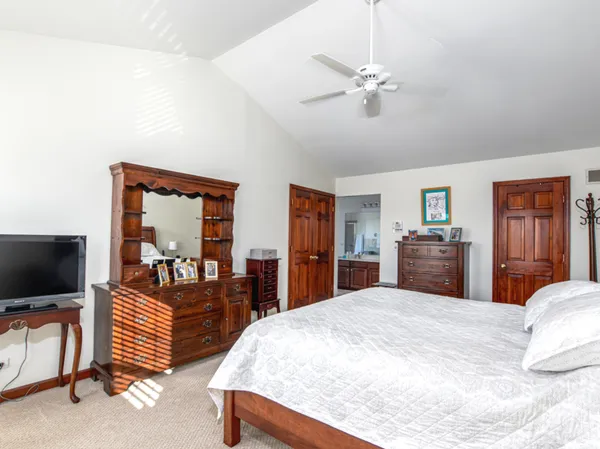 $715,000 | 1351 Callen Lane, Des Plaines, IL 60016