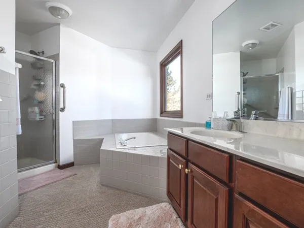 $715,000 | 1351 Callen Lane, Des Plaines, IL 60016