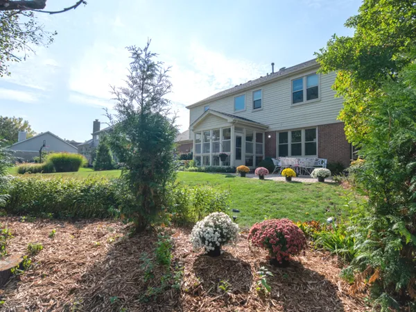 $715,000 | 1351 Callen Lane, Des Plaines, IL 60016