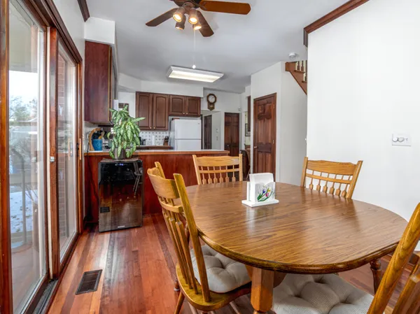 $715,000 | 1351 Callen Lane, Des Plaines, IL 60016