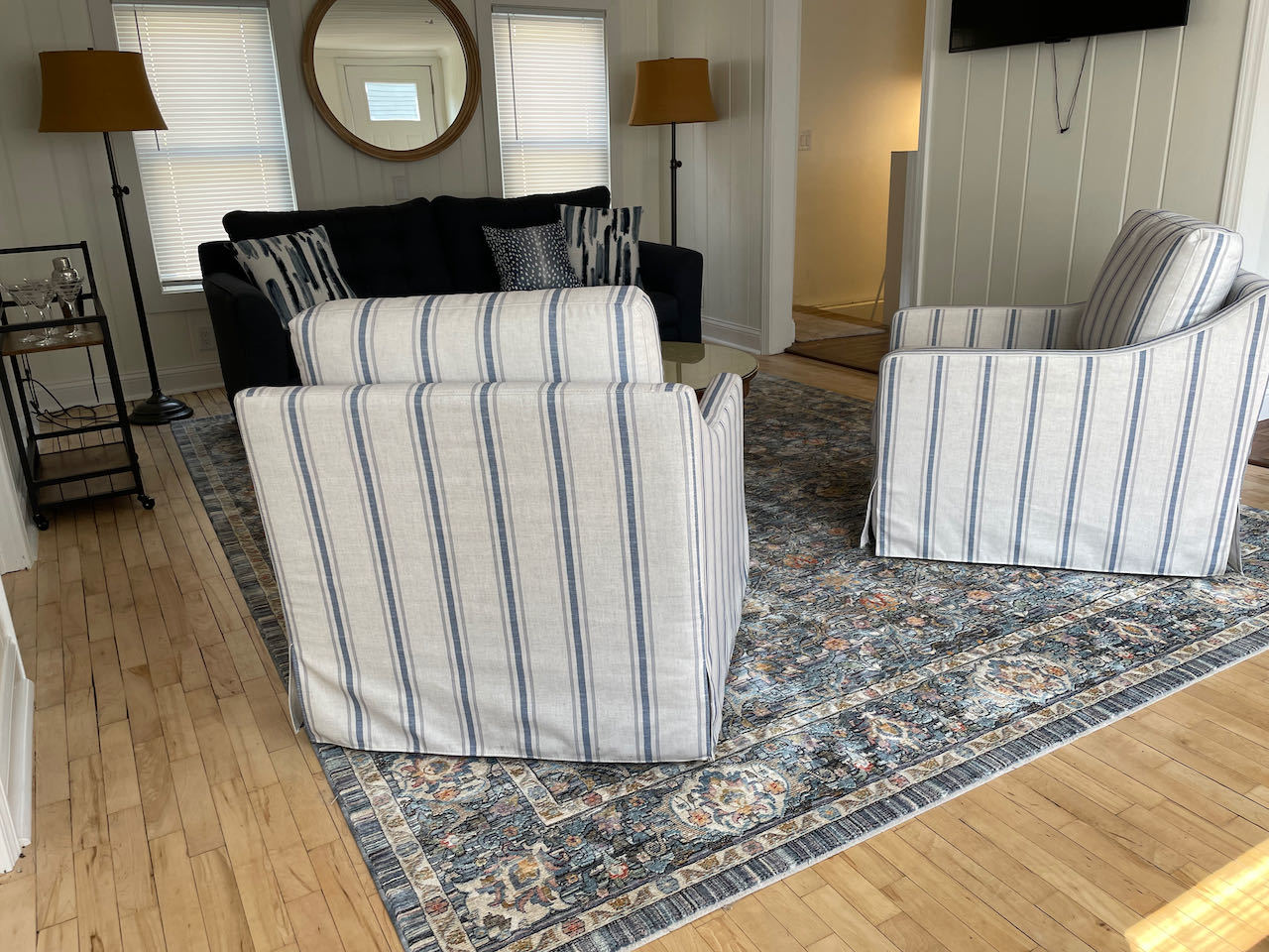 521 Peyton Street, Unit 100 Geneva, IL 60134 - Photo 8 of 34 a view of a livingroom with wooden floor