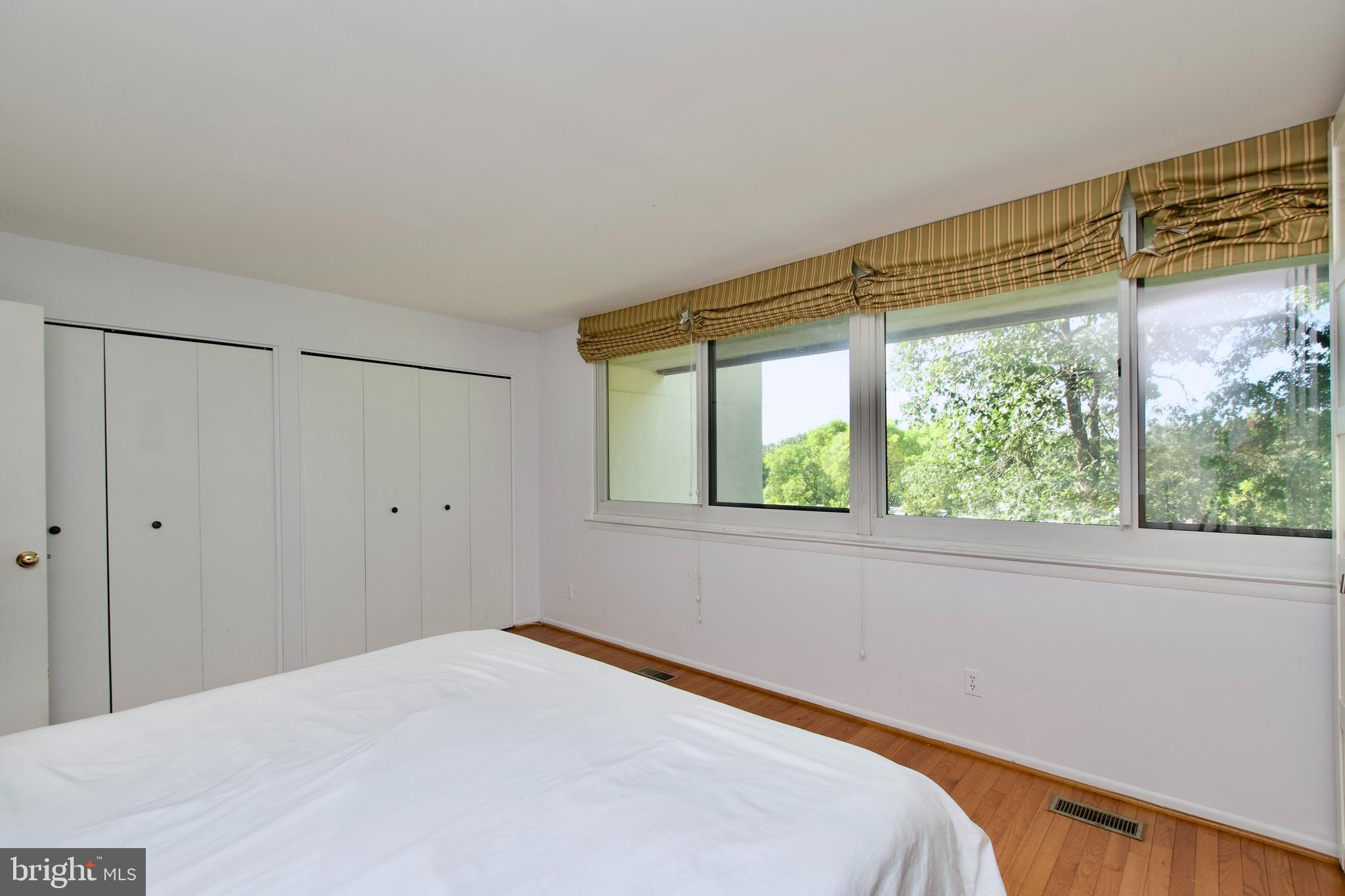 2204 South Quincy Street, Unit 1 Arlington, VA 22204 - Photo 15 of 29 Primary bedoom