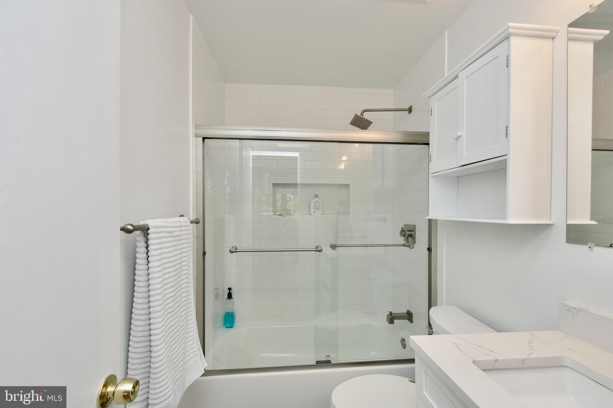 2204 South Quincy Street, Unit 1 Arlington, VA 22204 - Photo 21 of 29 Bath