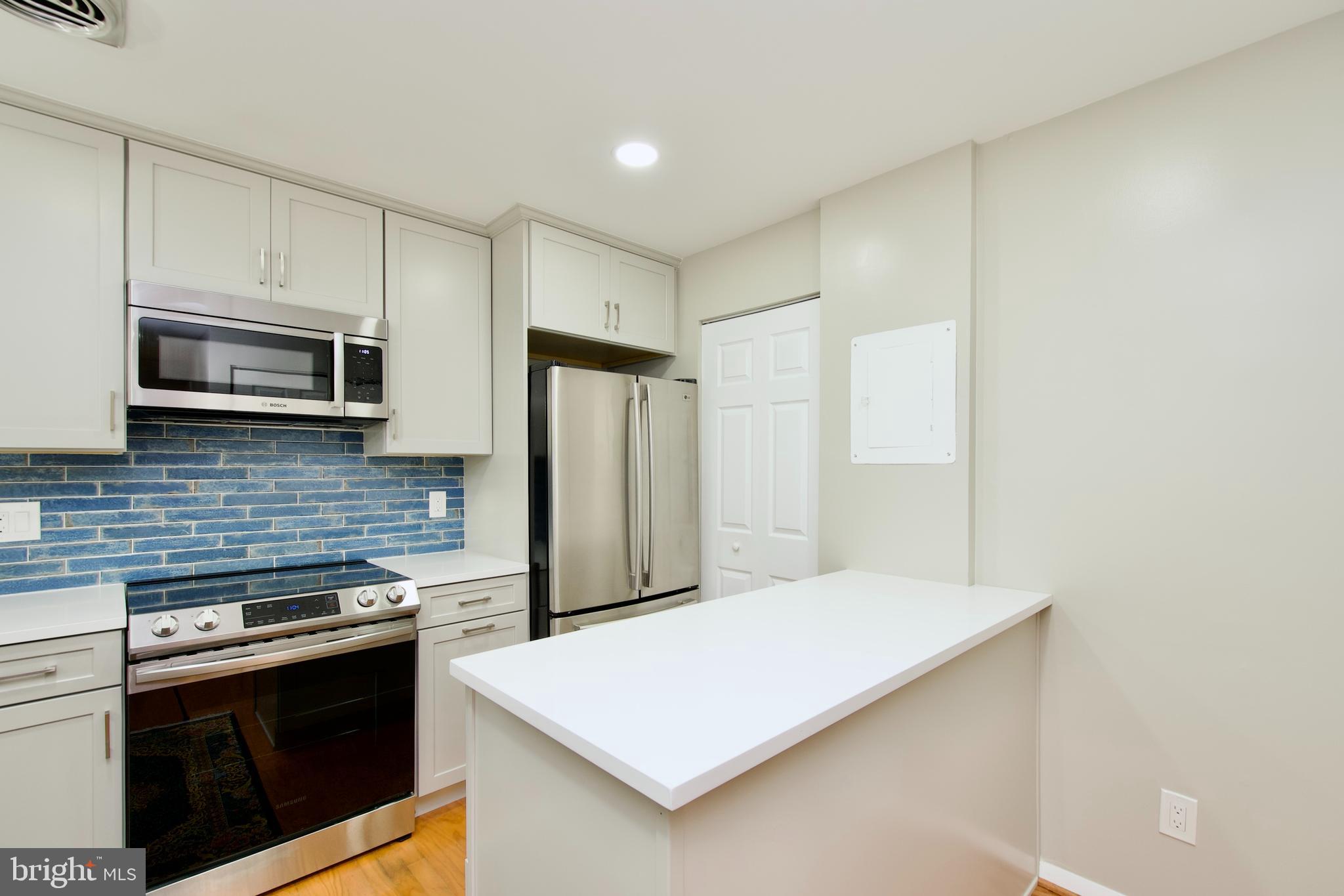 2204 South Quincy Street, Unit 1 Arlington, VA 22204 - Photo 5 of 29 Kitchen