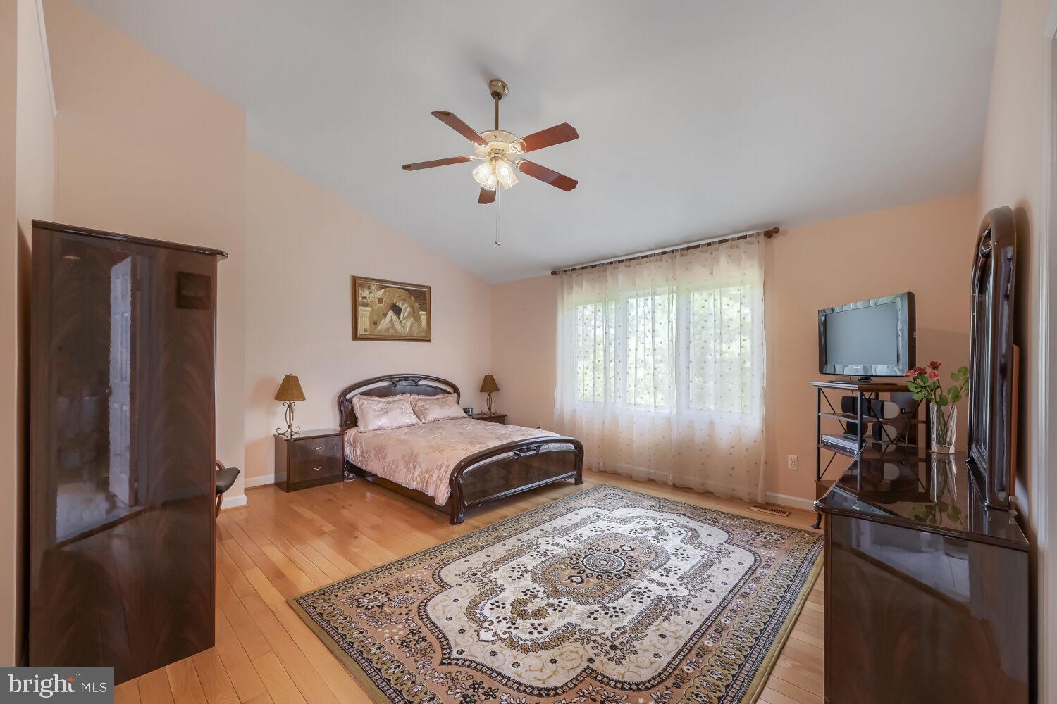 17 Stablemere Court Baltimore, MD 21209 - Photo 27 of 33 Bedroom