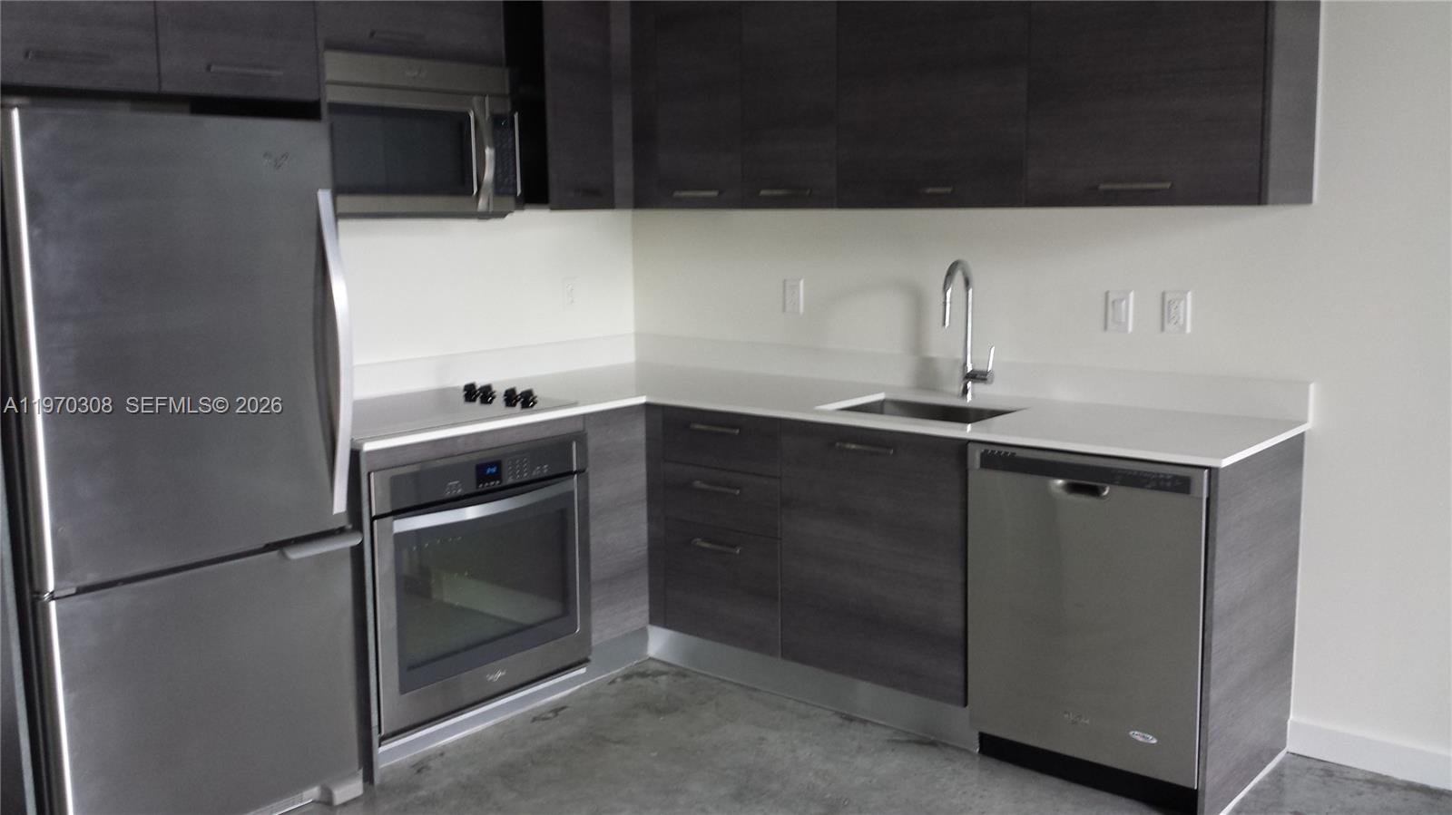 151 Southeast 1st Street, Unit 1809 Miami, FL 33131 - Photo 2 of 5