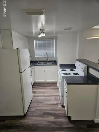 $999 | 521 East Bethany Home Road, Phoenix, AZ 85014