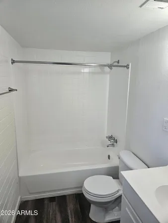 $999 | 521 East Bethany Home Road, Phoenix, AZ 85014