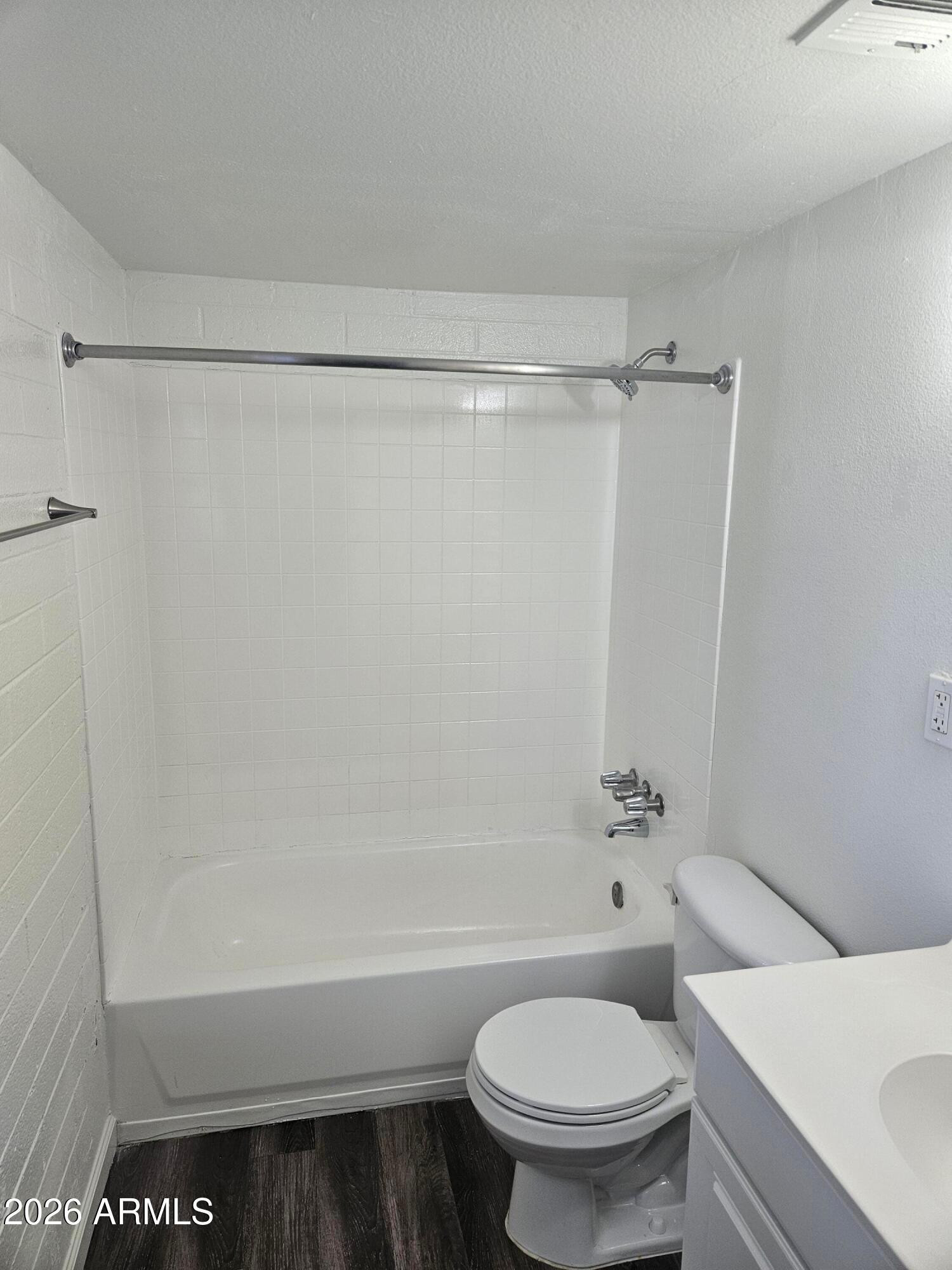521 East Bethany Home Road Phoenix, AZ 85014 - Photo 10 of 15 Photo #10