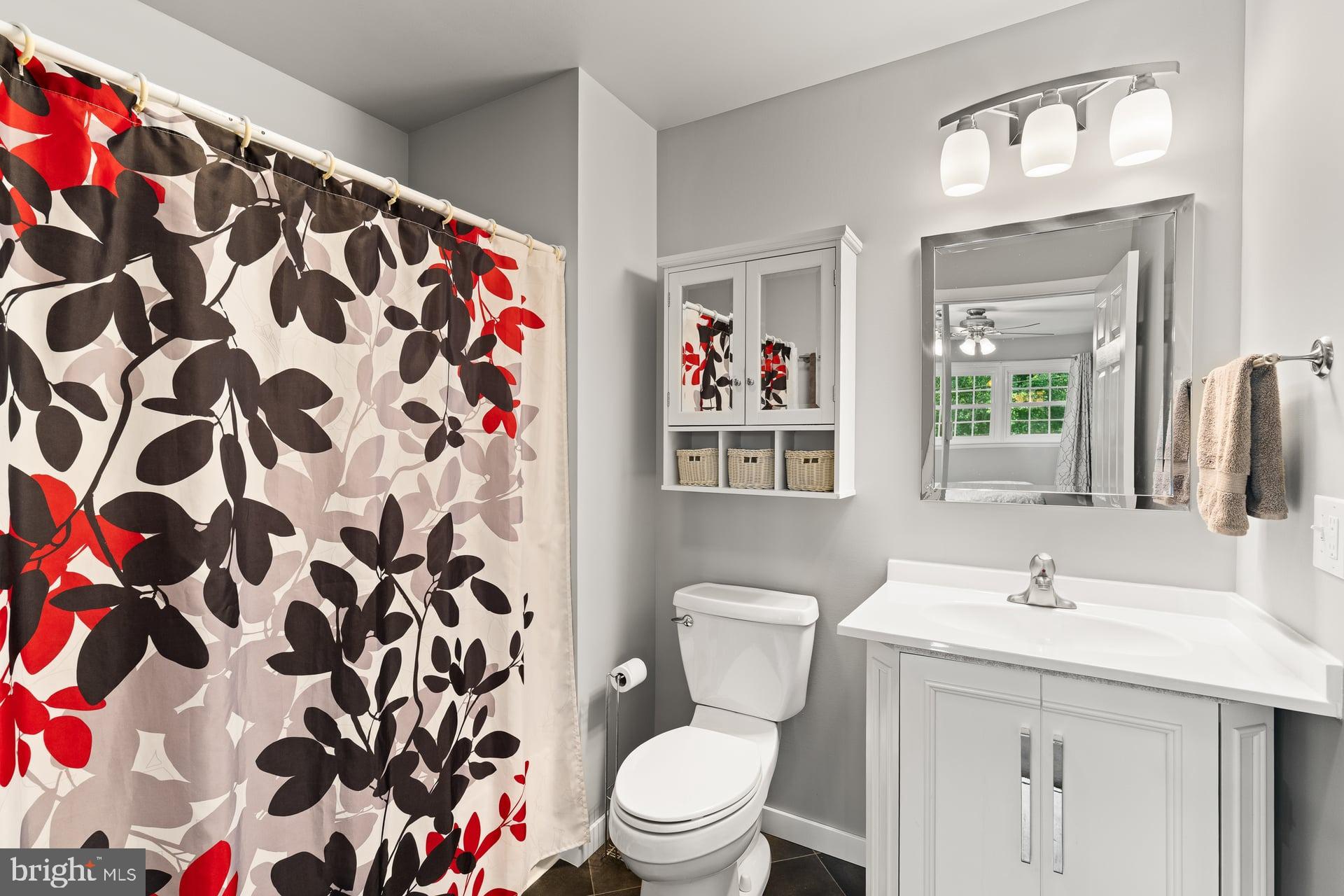 2012 Miller Road Hummelstown, PA 17036 - Photo 27 of 52 Full bath