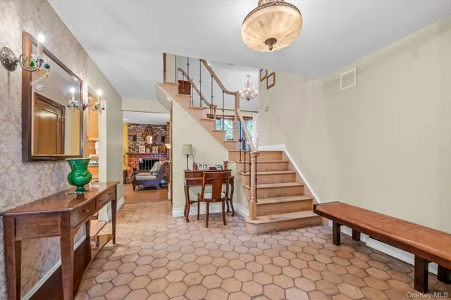 a view of entryway and hall