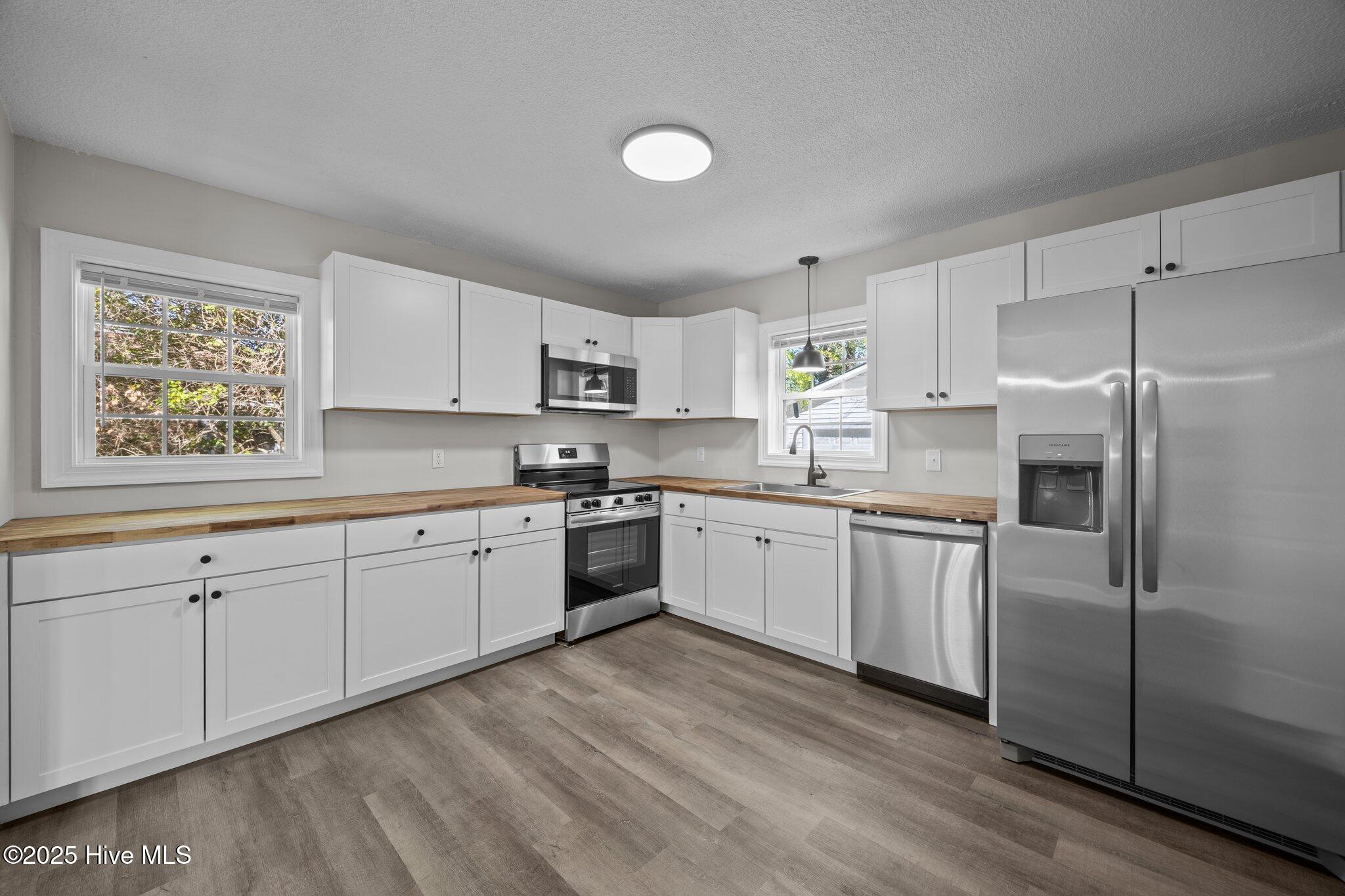 206 Speight Street Havelock, NC 28532 - Photo 11 of 36 10-web-or-mls-0C0A2595