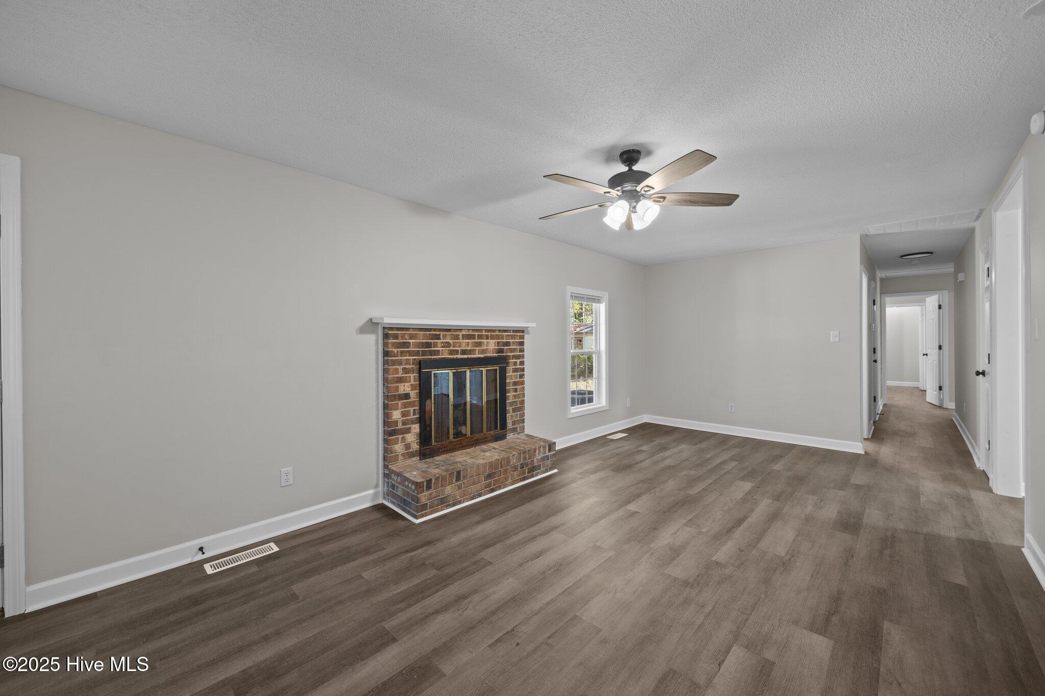 206 Speight Street Havelock, NC 28532 - Photo 13 of 36 12-web-or-mls-0C0A2601