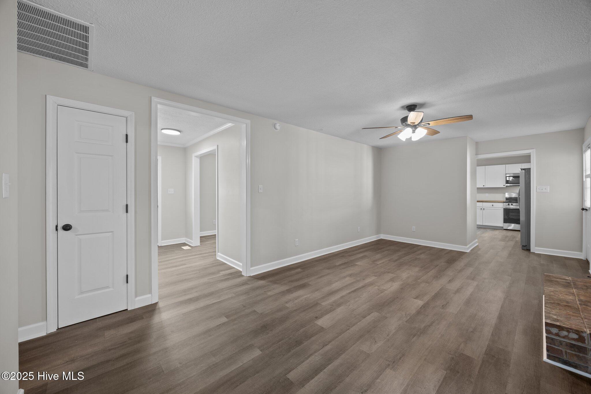 206 Speight Street Havelock, NC 28532 - Photo 15 of 36 14-web-or-mls-0C0A2607