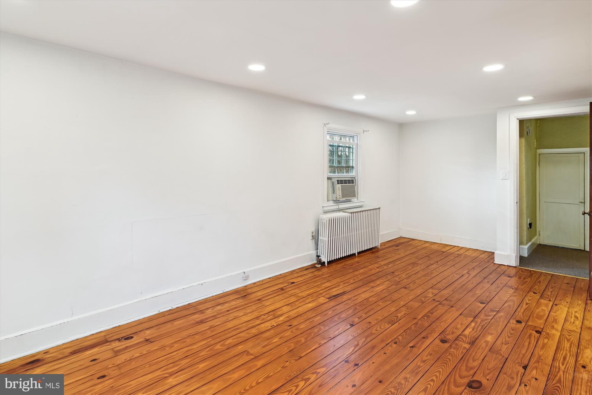 614 Gun Halethorpe, MD 21227 - Photo 87 of 98 Carriage House Upper level Bedroom