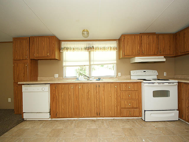 3184 Sanders Road Charleston, SC 29414 - Photo 6 of 17 3184kitchen