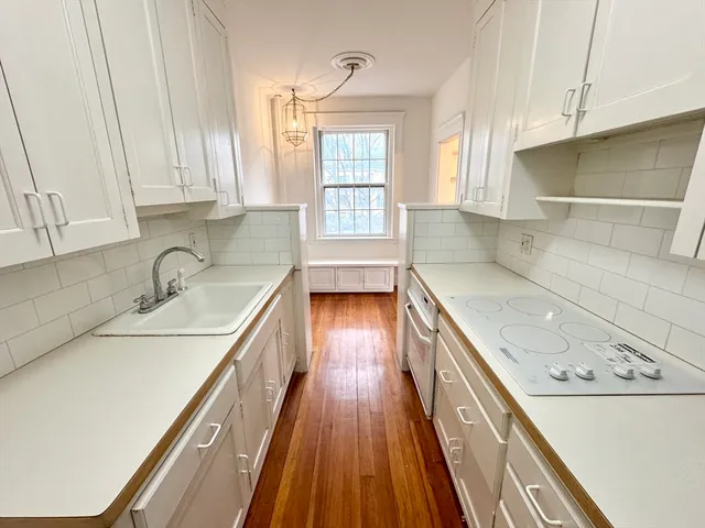 $2,700 | 6 Washington Avenue, Unit 15, Cambridge, MA 02140