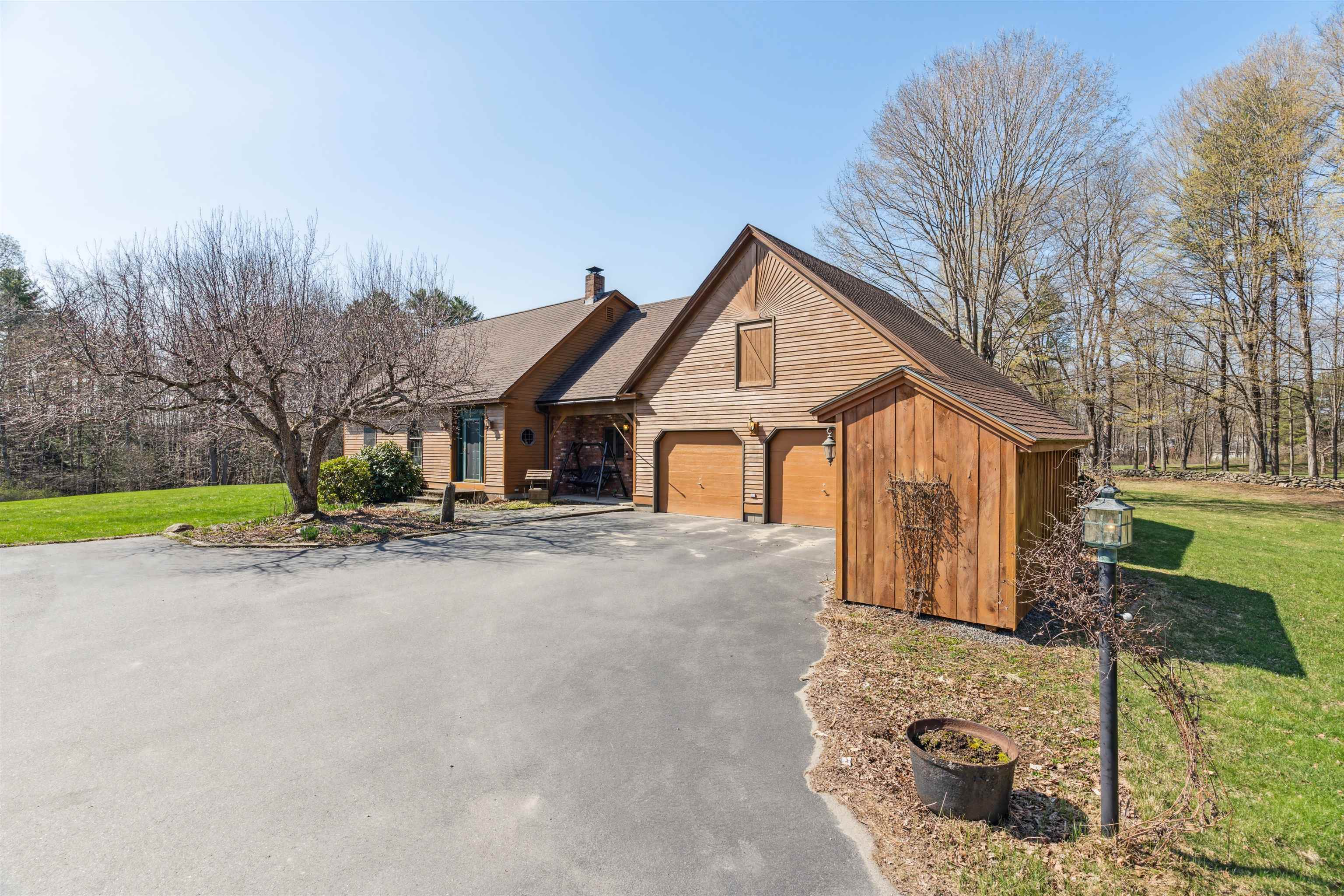 141 North Runway Road Weathersfield, VT 05151 - Photo 2 of 30