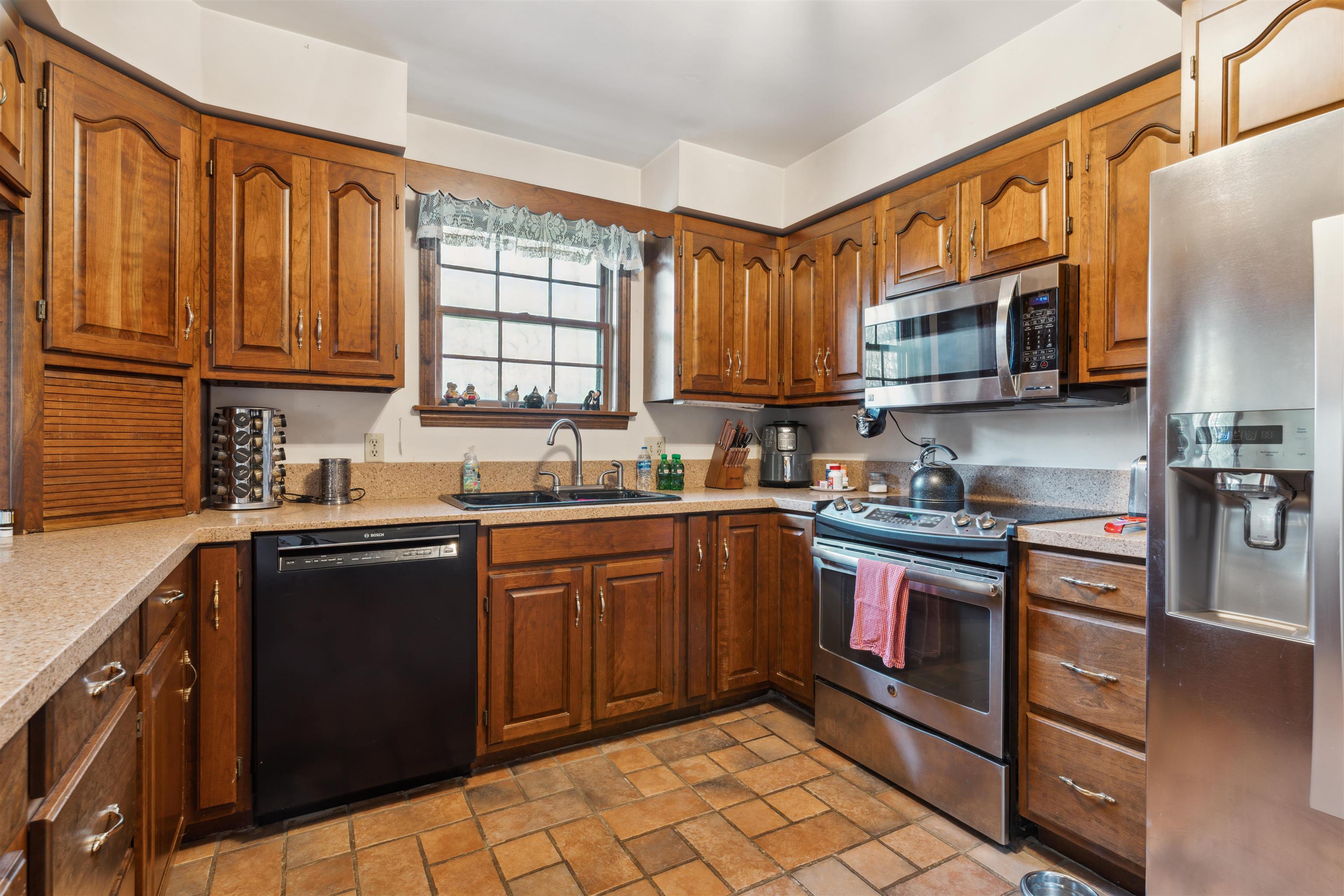 141 North Runway Road Weathersfield, VT 05151 - Photo 8 of 30