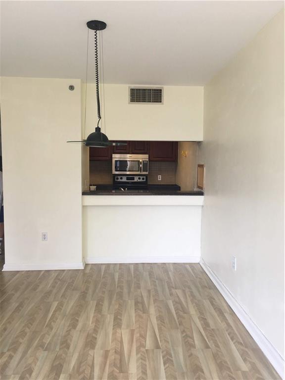 3481 Lakeside Drive Northeast, Unit 905 Atlanta, GA 30326 - Photo 4 of 27