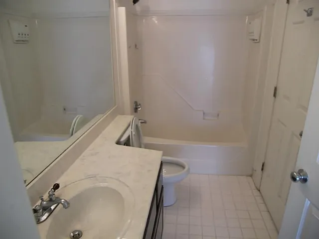 $1,600 | 3481 Lakeside Drive Northeast, Unit 905, Atlanta, GA 30326