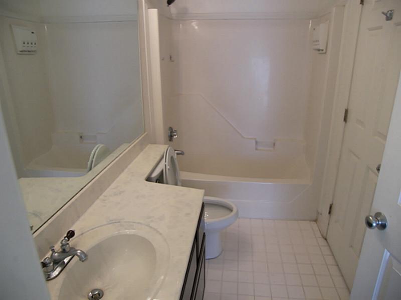 3481 Lakeside Drive Northeast, Unit 905 Atlanta, GA 30326 - Photo 9 of 27