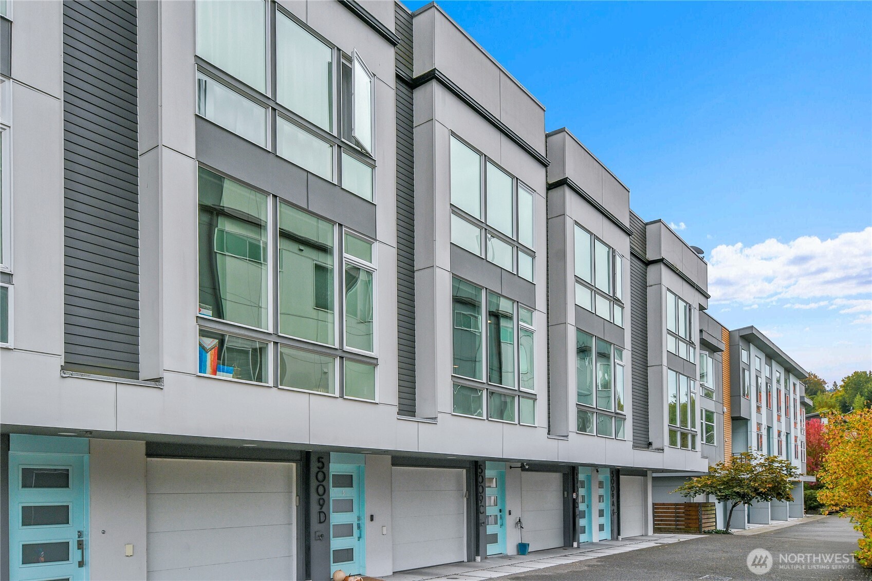 5009 Renton Avenue South, Unit C Seattle, WA 98118 - Photo 1 of 26 a building view