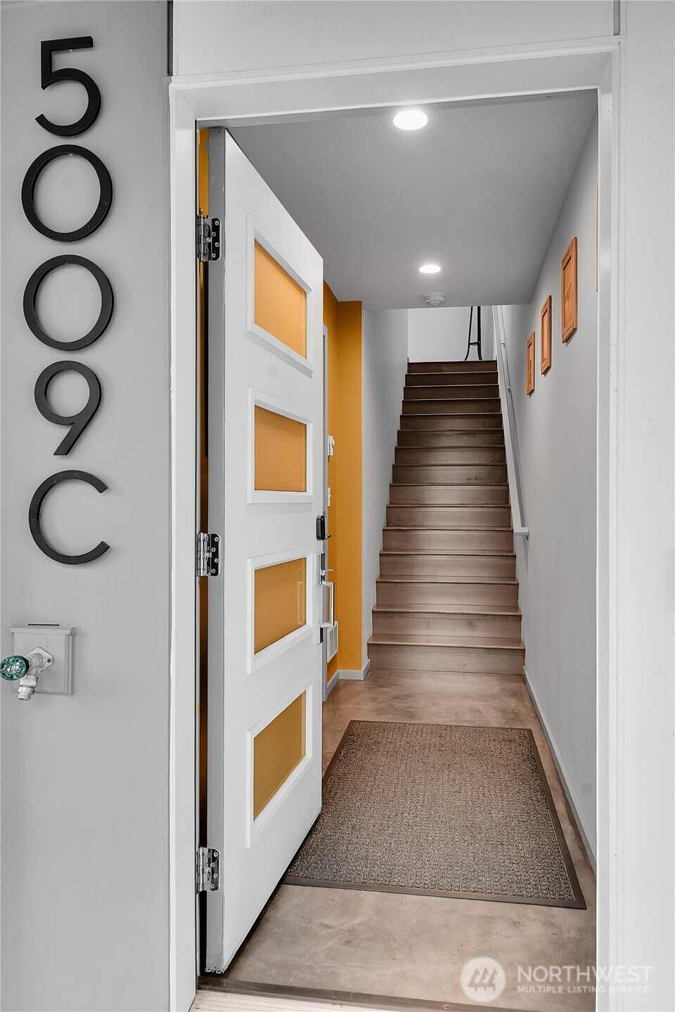 5009 Renton Avenue South, Unit C Seattle, WA 98118 - Photo 3 of 26 a view of entryway