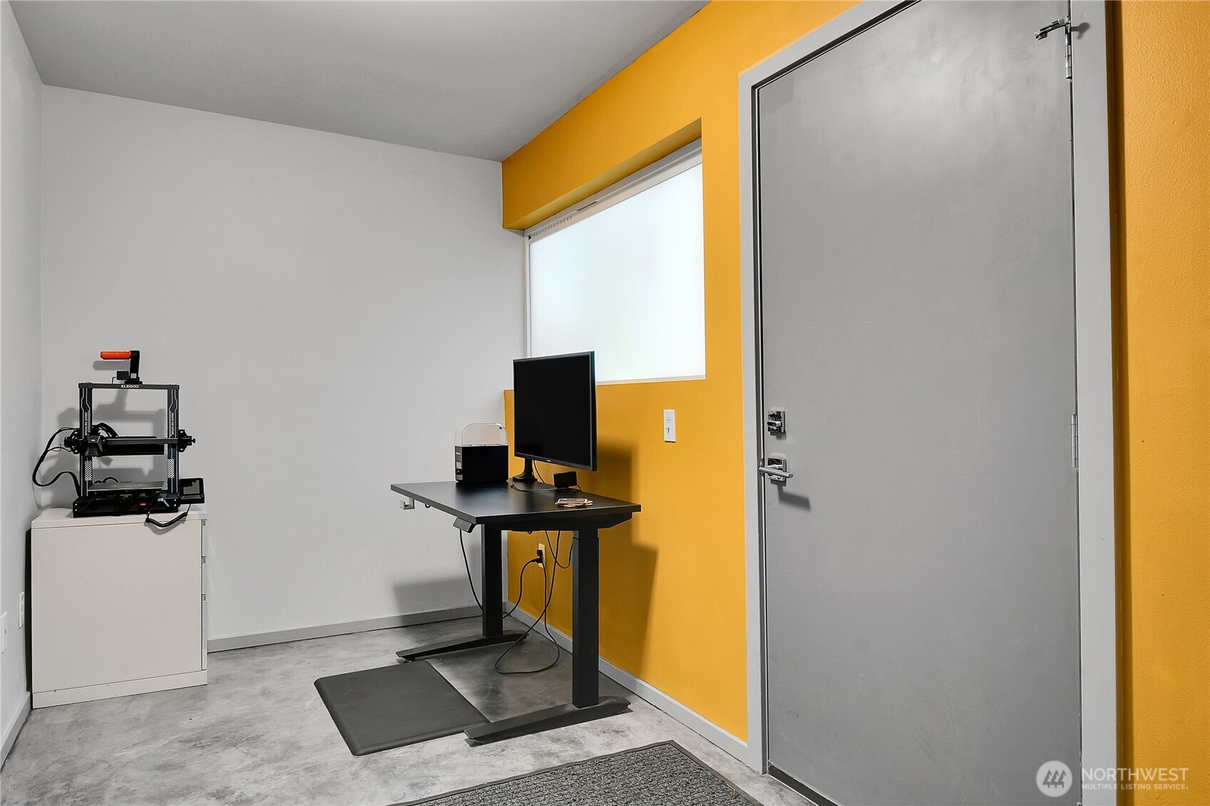 5009 Renton Avenue South, Unit C Seattle, WA 98118 - Photo 4 of 26 a view of a workspace