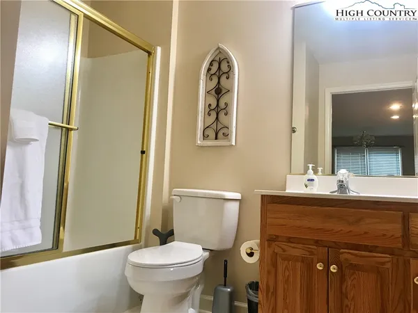 $1,800 | 155 Birkdale Court, Unit C61, Jefferson, NC 28640