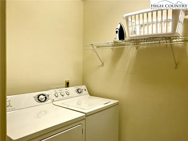 $1,800 | 155 Birkdale Court, Unit C61, Jefferson, NC 28640