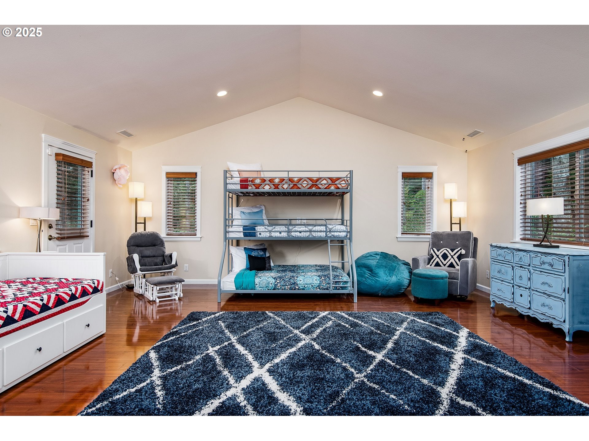 5001 Ford Way Florence, OR 97439 - Photo 32 of 48 a living room with furniture and a flat screen tv