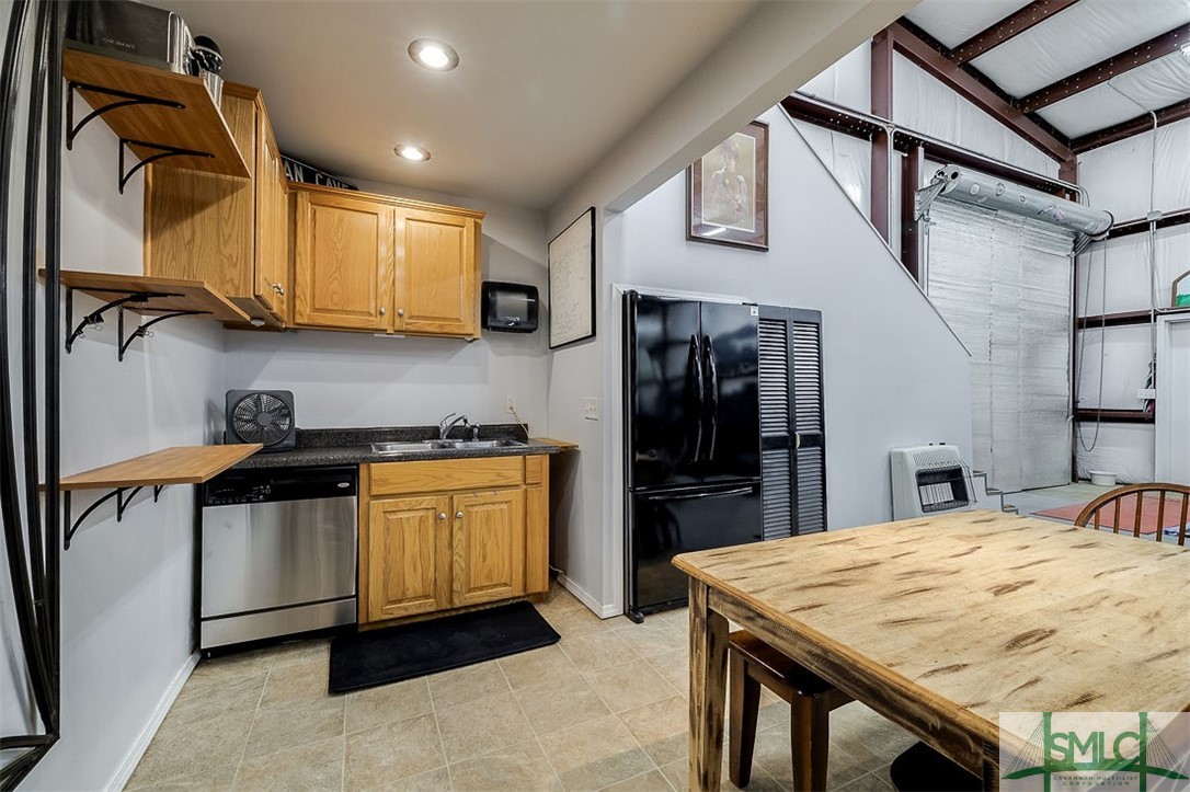 535 Green Morgan School Road Clyo, GA 31303 - Photo 12 of 40 Kitchen