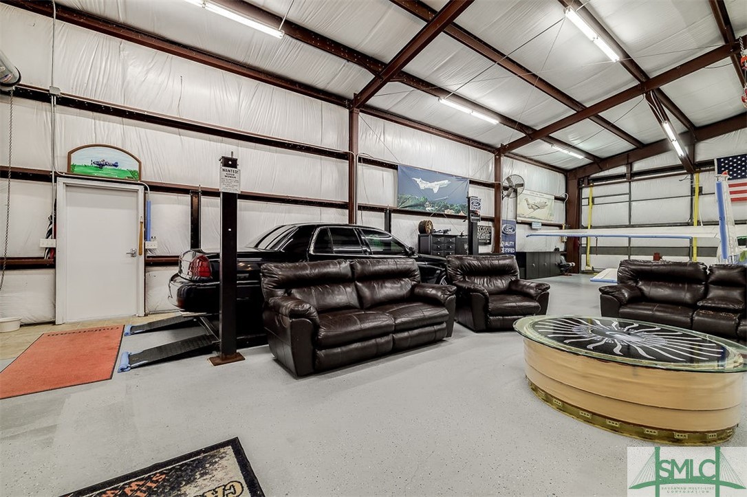 535 Green Morgan School Road Clyo, GA 31303 - Photo 7 of 40 Family room