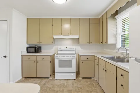 $399,900 | 500 Mc Donald Drive, Nashville, TN 37217