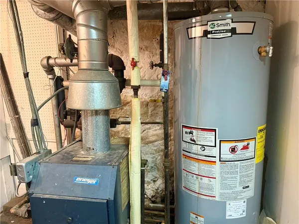 a view of room with washer and dryer