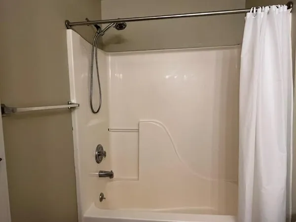 $2,100 | 1755 Weatherstone Drive, Ann Arbor, MI 48108