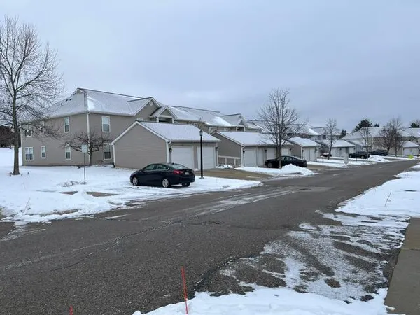 $2,100 | 1755 Weatherstone Drive, Ann Arbor, MI 48108