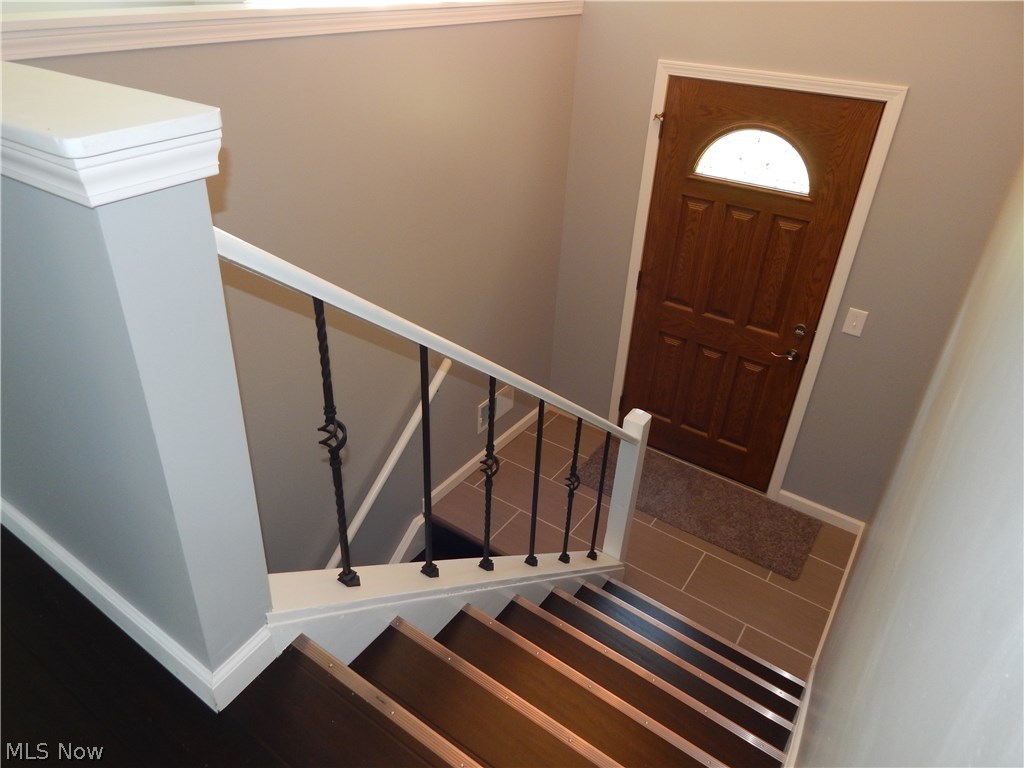 6048 Phillips Rice Road Cortland, OH 44410 - Photo 3 of 31 Gallery Image 3